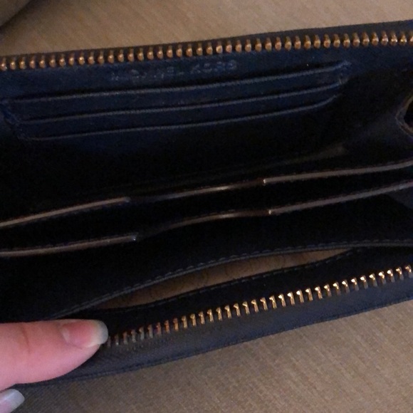 MK wallet - Picture 2 of 4